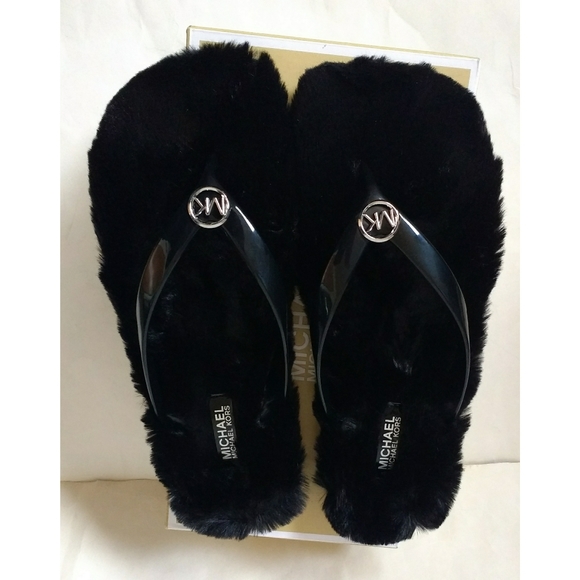 ๐ MICHAEL KORS Logo Faux Fur Flip Flop Sandals - Picture 7 of 7